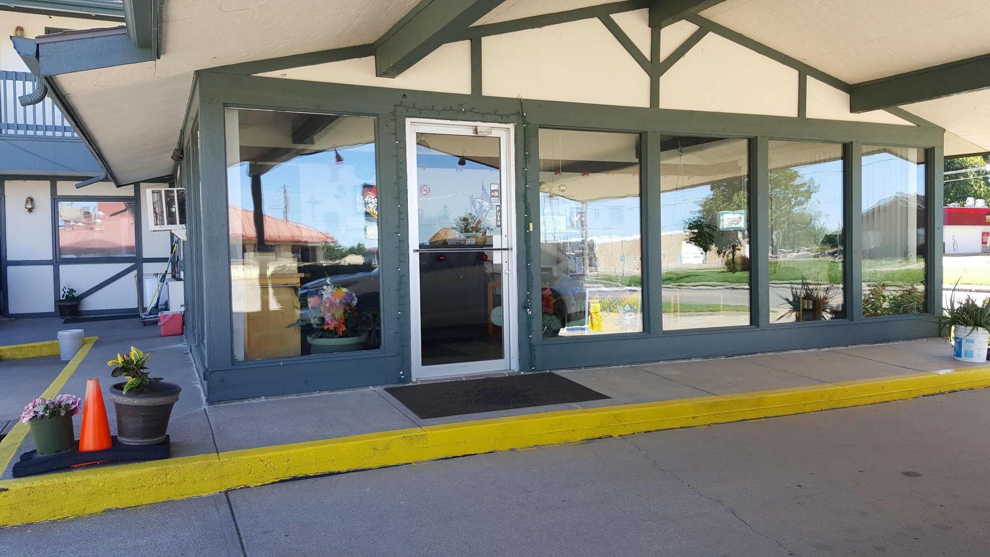 Viking Motel Lindsborg Dış mekan fotoğraf