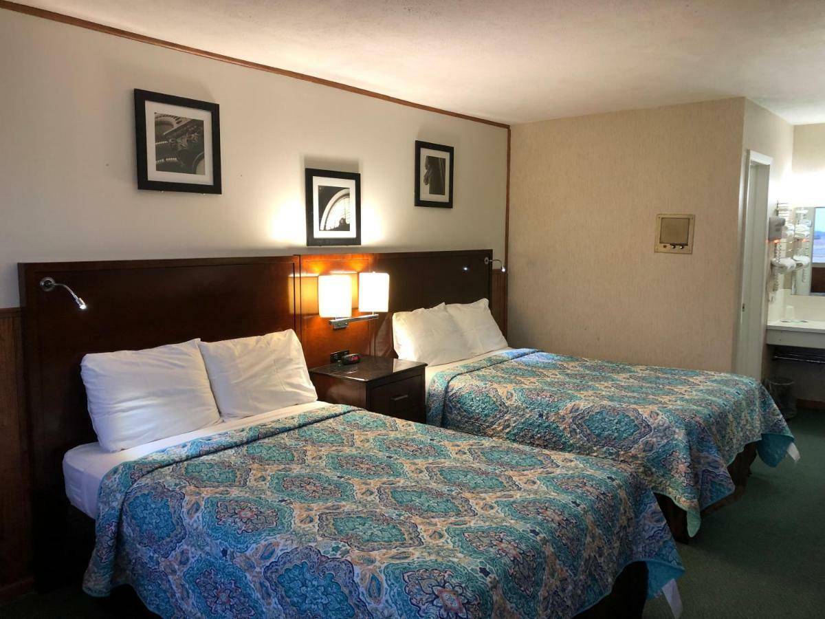 Viking Motel Lindsborg Dış mekan fotoğraf